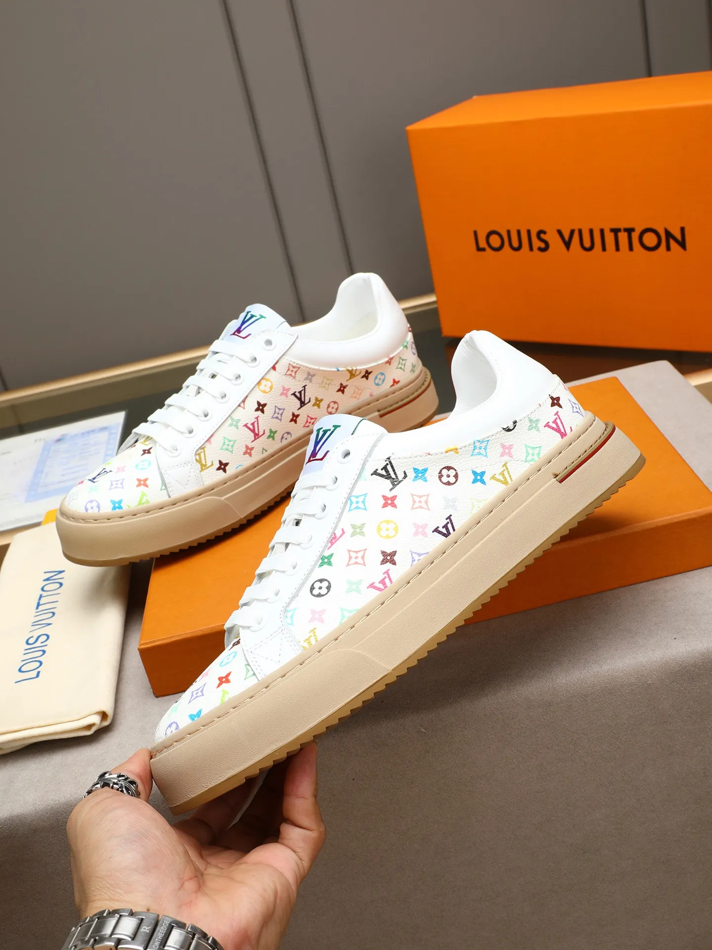 Mainly recommended model 👍👍👍P400 LOUIS VUITTON [Luden Yiwei] - LV upper imported first-layer cowhide combined with LV classic materials 🇩🇪 imported leather lining ➕ non-slip and wear-resistant outsole. Every man's identity is reflected in his elegant and stable upper shoes🚶🏻🚶🏻📯 No matter the wind or rain, the shoe last remains unchanged and can stand the test of time🔍️. ——Code number: 38-44 (45 can be customized)